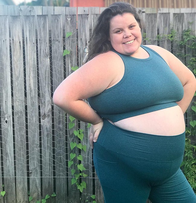 Model asal Australia ini mengatur halaman Instagram-nya untuk memberikan suara bagi wanita berukuran plus di media sosial. Sementara banyak penggemar memuji foto-foto positif tubuhnya, Danielle menerima serangan dari netizen. Foto: dok. Instagram @iamdaniadriana