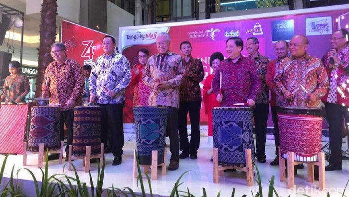 Foto: Menteri Perdagangan Enggartiasto Lukita di TangCity Mal, (Vadhia Lidyana/detikFinance) Foto: Menteri Perdagangan Enggartiasto Lukita di TangCity Mal, (Vadhia Lidyana/detikFinance)