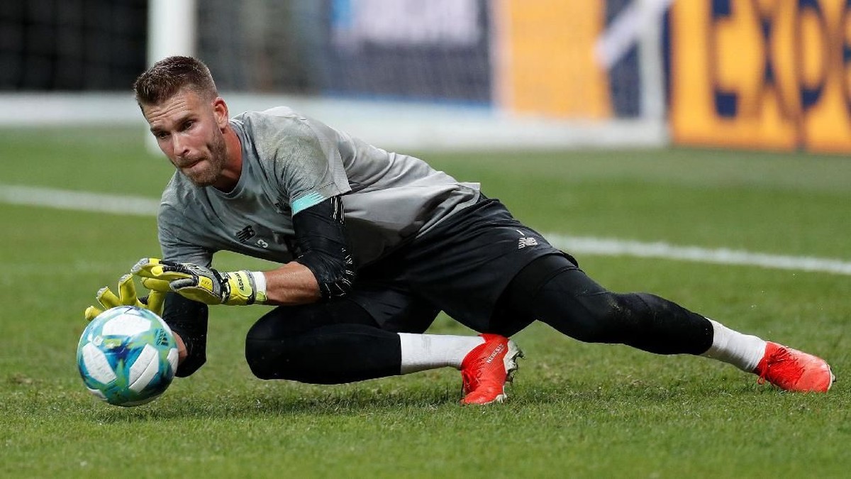 Adrian San Miguel bakal dilindungi kukuhnya pertahanan Liverpool (John Sibley/Reuters)