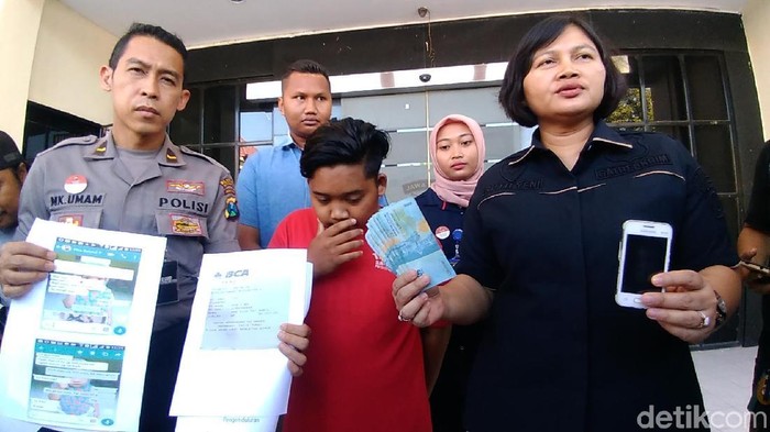 Tukang bakso jual istri di Kediri. Foto: Deny Prastyo Utomo Tukang bakso jual istri di Kediri. Foto: Deny Prastyo Utomo