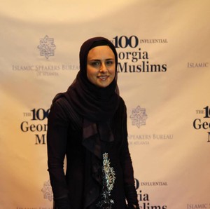 Inspiratif, Kisah Atlet Angkat Besi Berhijab Pertama yang Bergelar Doktor Inspiratif, Kisah Atlet Angkat Besi Berhijab Pertama yang Bergelar Doktor