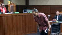 Jaksa mengatakan, Alexander memiliki hubungan dekat dengan sejumlah pejabat di Krakatau Steel termasuk Wisnu. Untuk memuluskan strateginya memenangkan proyek boiler itu, Kenneth meminta Alexander untuk mengenalkannya dengan Wisnu.