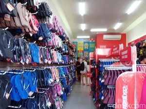 Ramai Pasangan Bule Disebut Nyolong Sandal di Bali, Ini Cerita di Baliknya