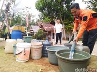 Kekurangan Air Bersih, 6 Ribu KK di Ciamis Gunakan Air Sungai