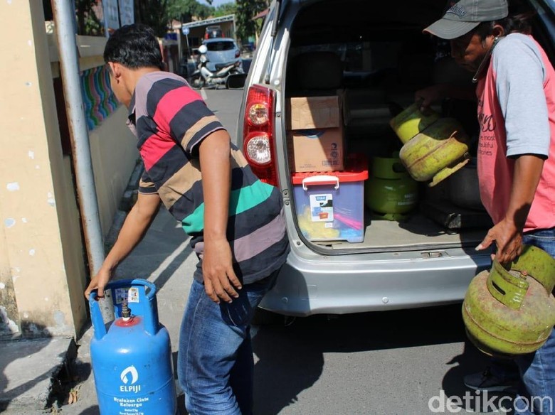 Tempat Pengoplosan Elpiji di Jombang Digerebek, 2 Orang Diamankan Tempat Pengoplosan Elpiji di Jombang Digerebek, 2 Orang Diamankan