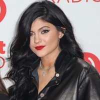 Di akhir 2013, saat usia Kylie 16 tahun sudah semakin terlihat ketertarikannya dengan dunia makeup. Dalam foto ini misalnya, bungsu dari Kardashian-Jenner itu tampil dengan makeup glamour.  Foto: Instagram