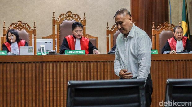 Hakim Cecar Markus Nari: Anda Dapat BAP Tersangka e-KTP dari Siapa?