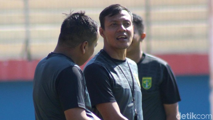 Caretaker pelatih Persebaya Surabaya, Bejo Sugiantoro, mengatakan Bajul Ijo siap tempur menghadapi Arema FC.