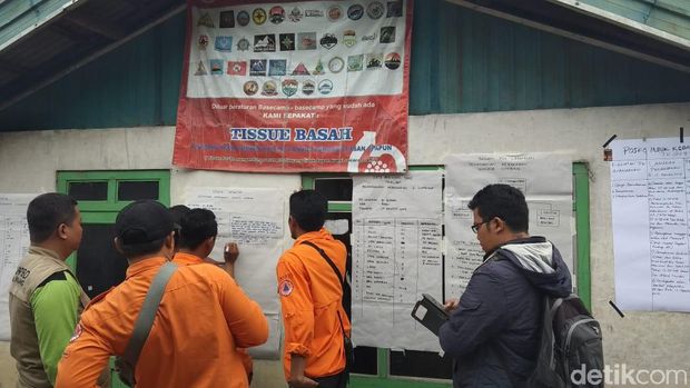 Pos penanganan kebakaran di lereng Gunung Sumbing, Kabupaten Magelang. 