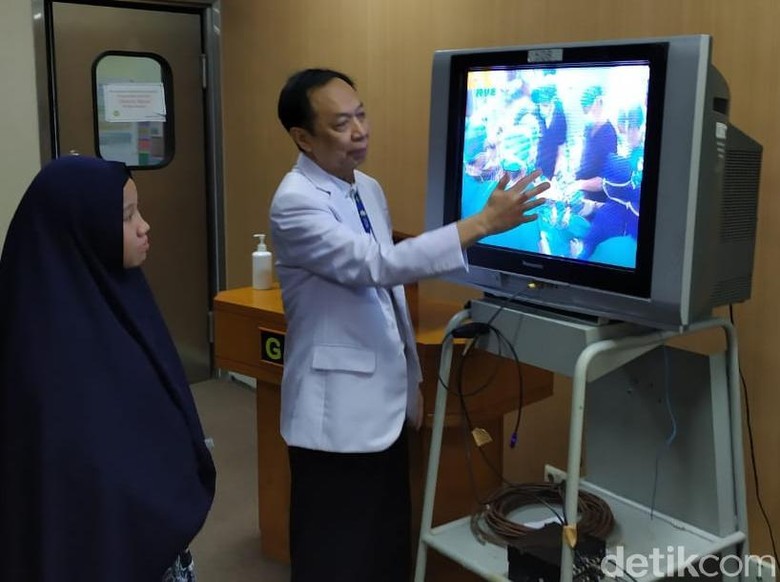 Bayi Kembar Siam Asal Kendari Jalani Operasi Pemisahan Bayi Kembar Siam Asal Kendari Jalani Operasi Pemisahan