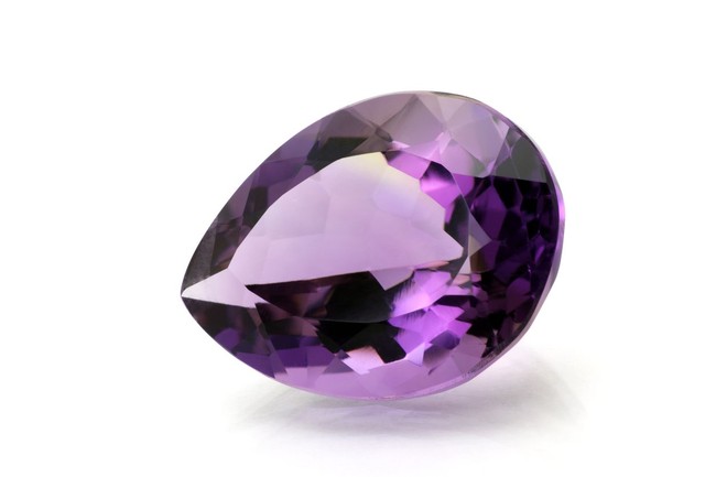 Penyuka Amethyst digambarkan punya intelejensia tinggi, berjiwa aktif tapi cenderung tenang. Foto: iStock