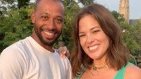 Ia telah menanti memiliki anak setelah sembilan tahun. Foto: Dok. Instagram/ashleygraham