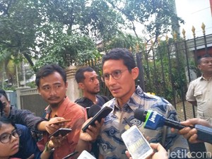 Sandiaga Tertarik Beli Mobil Esemka