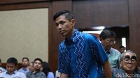 Direktur PT Tjokro Bersaudara tersebut divonis satu tahun tiga bulan penjara dan denda sebesar Rp100 juta subsider tiga bulan penjara. 