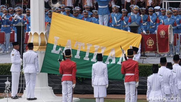 Geladi Bersih Upacara Bendera di Istana