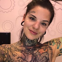 Internet luar biasa, itu bagus untuk saya. Sangat bermanfaat bagi saya untuk menjadi mandiri karena saya belajar sendiri Photoshop Lightroom dan alur kerja, ungkap Heidi seperti dilansir Daily Star. Foto: dok. Instagram