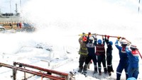 Pemadaman dilakukan dalam kurun waktu sekitar 3 jam dengan menggunakan 4 unit pemadam kebakaran dan 1 unit trailer foam. Pool/Pertamina.