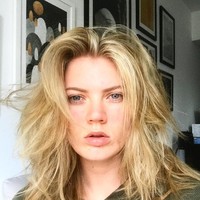 Sebelumnya Ella lebih sering tampil di film-film pendek, seperti Trauma is A Time Machine. Ia juga pernah tampil dalam film Meaneter dan panggung teater. (Foto: Instagram/@ellaloudon)