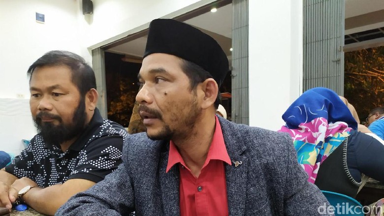 Polda Selidiki Dugaan Pemukulan Anggota DPR Aceh oleh Oknum Polisi saat Demo Polda Selidiki Dugaan Pemukulan Anggota DPR Aceh oleh Oknum Polisi saat Demo