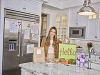Jessica Alba Selalu Simpan Bumbu Favoritnya Ini di Kulkas