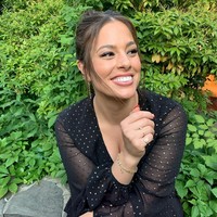 Menurut Ashley Graham, tempat paling gila yang pernah dia gunakan saat bercinta adalah di laut. Di lautan pada malam Tahun Baru, ucapnya. Foto: Dok. Instagram/ashleygraham