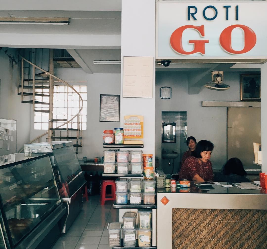 Toko roti jadul