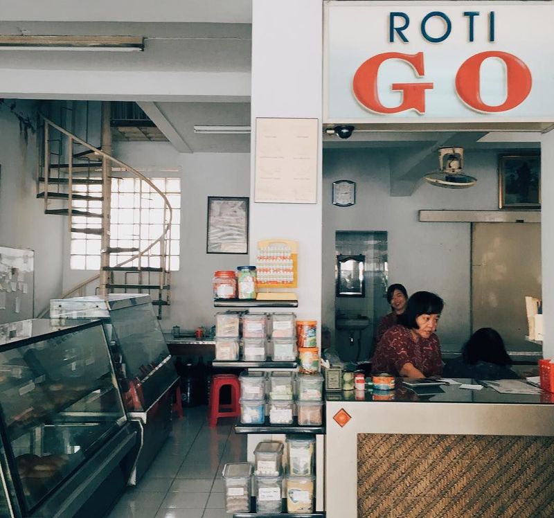 Toko roti jadul