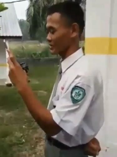 Koko saat menerima video call Menpora Imam Nahrawi