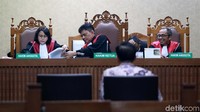 Menyatakan terdakwa Kenneth Sutardja telah terbukti secara sah dan meyakinkan menurut hukum bersalah melakukan tindak pidana korupsi, kata hakim Ketua Frangki Tambuwun saat membacakan amar putusan.