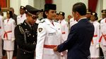 Jokowi Kukuhkan 68 Anggota Paskibraka Nasional di Istana