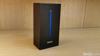 Beda dari biasanya, kali ini dua jenis Galaxy Note dirilis: Galaxy Note 10 ditemani dengan Galaxy Note 10+.  (Foto: Kris/detikINET)