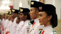 Hal itu tentu menjadi kebanggan bagi mereka yang terpilih menjadi petugas ntuk upacara peringatan HUT kemerdekaan RI ke-74, di Istana Negara.
