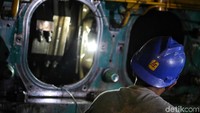 Pemeliharaan sendiri dilakukan setiap 6.000 atau 12.000 jam operasi mesin. Di samping itu juga dilakukan bila terjadi kelainan yang berpotensi kerusakan.