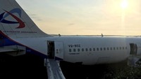 Banyak yang mengatakan insiden ini mirip dengan penerbangan AS 1549 yang melakukan pendaratan di Sungai Hudson pada 2009 setelah diserang sekawanan angsa.
