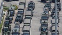 Sejauh ini Beijing belum mengirimkan polisi dan tentara dari daratan atau memobilisasi garnisun Tentara Pembebasan Rakyat yang berada di Hong Kong untuk mengatasi kerusuhan. Sejauh ini Beijing belum mengirimkan polisi dan tentara dari daratan atau memobilisasi garnisun Tentara Pembebasan Rakyat yang berada di Hong Kong untuk mengatasi kerusuhan.