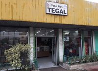 Toko Roti Jadul Puluhan Tahun Ini Masih Jual Roti Hangat Tiap Hari