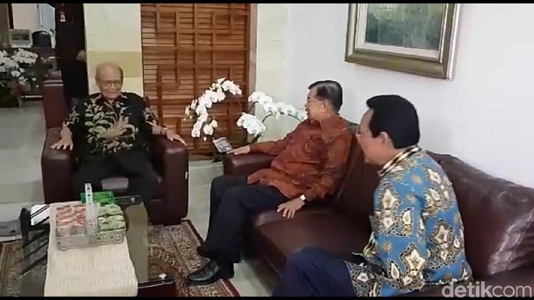 Buya Syafii Titip Pesan ke Jokowi soal Kabinet: Cari yang Petarung Buya Syafii Titip Pesan ke Jokowi soal Kabinet: Cari yang Petarung