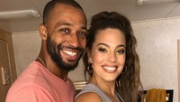 Ashley Graham kini tengah bersuka cita karena kehamilan pertamanya.  Foto: Dok. Instagram/ashleygraham