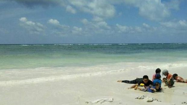 Pantai Panrang Luhu Bulukumba