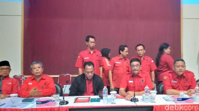 Muncul Nama Ketua PDIP Surabaya di Bursa Calon Pimpinan DPRD