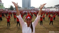 Direktorat Jenderal Pemasyarakatan Kementerian Hukum dan HAM RI melakukan pemecahan rekor tarian kolosal Indonesia Bekerja di lapas kelas 1 Tangerang, Banten, Kamis (15/8/2019).