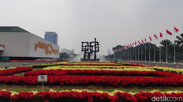 Kompleks parlemen dipercantik jelang sidang tahunan dan sambut HUT RI. 