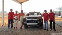 Untuk informasi, New Triton 4 x 4 punya 5 varian, baik versi double cab maupun single cab. Sementara untuk harganya, paling murah dibanderol Rp 338 juta (HDX MT Single Cab) dan paling mahal Rp 480,5 juta (Ultimate AT Double Cab) OTR Jakarta. Luthfi Anshori/detikcom.