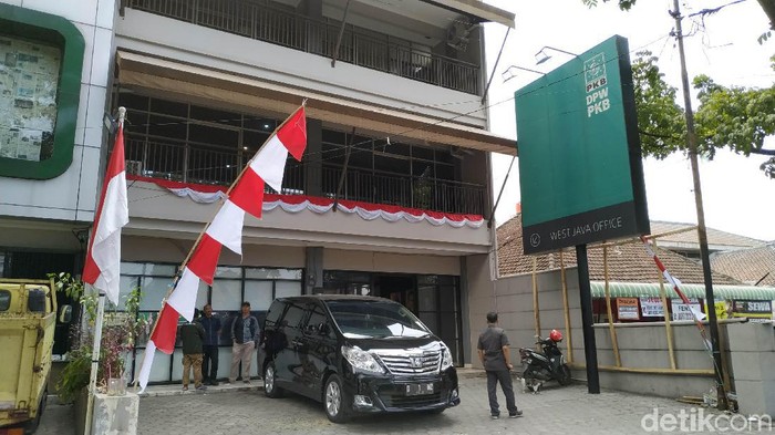 Para petinggi parpol di Jabar kumpul di Kantor DPW PKB Jabar.