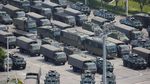 Kendaraan Militer China Rapatkan Barisan di Perbatasan Hong Kong