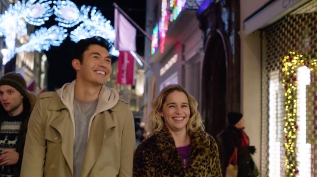 Emilia Clarke saat tampil di 'Last Christmas'.