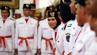 Total ada 68 anggota Paskibraka yang dikukuhkan Jokowi.
