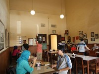 10 Kedai Kopi Jadul di Indonesia, Ada yang Sejak Zaman Kolonial