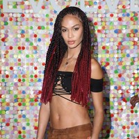 Model kelahiran Puerto Rico, Joan Smalls, pernah mendapat perlakuan rasis selama menjalani karier sebagai model. Wanita berdarah Latin ini kerap kali dikomentari soal rambut dan warna kulitnya. Sudah berapa kali aku dibilang bahwa rambutku ini yang jadi masalah dan diminta untuk bisa mengaturnya? katanya kepada Harpers Bazaar. Foto: Roger Kisby/Getty Images