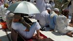 Salat Jumat di Bawah Panas 42 Derajat